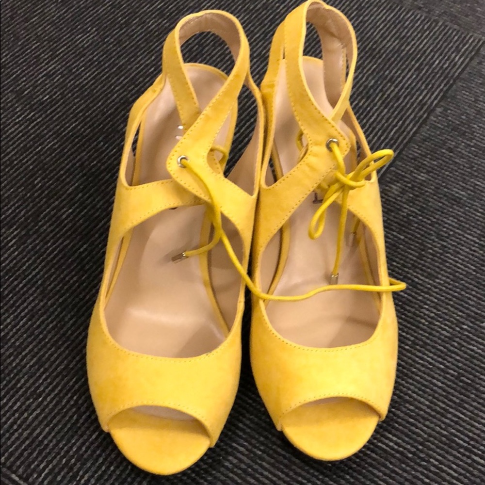 Unisa Opened Toe Heels